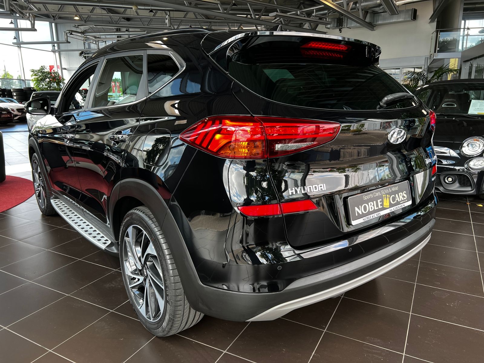 Fahrzeugabbildung Hyundai TUCSON Premium 4WD PANO LED LEDER