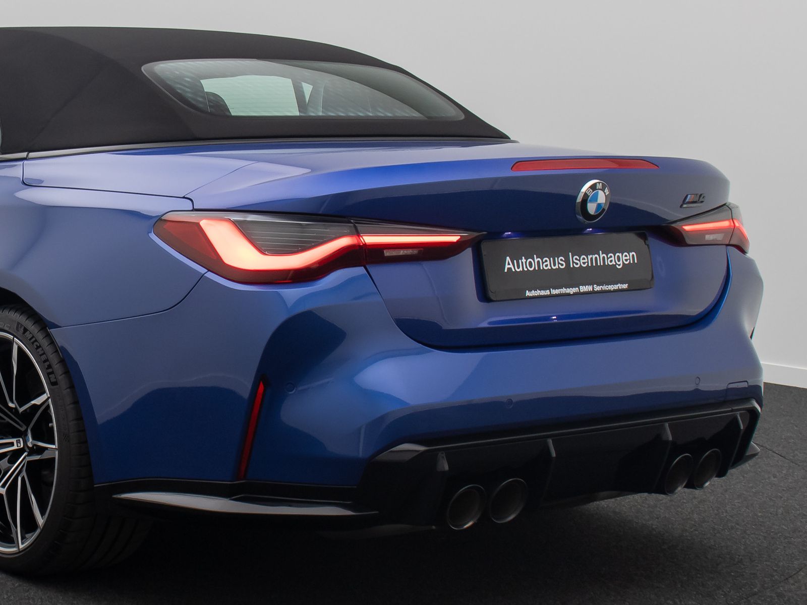 Fahrzeugabbildung BMW M4 Competition Cabrio DAB Laser HUD Alarm 19Zoll