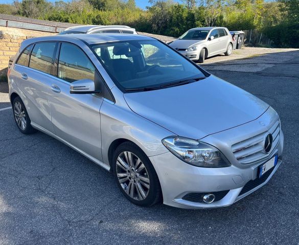 Mercedes-Benz Mercedes-benz B 180 B 180 CDI Premium cambio aut