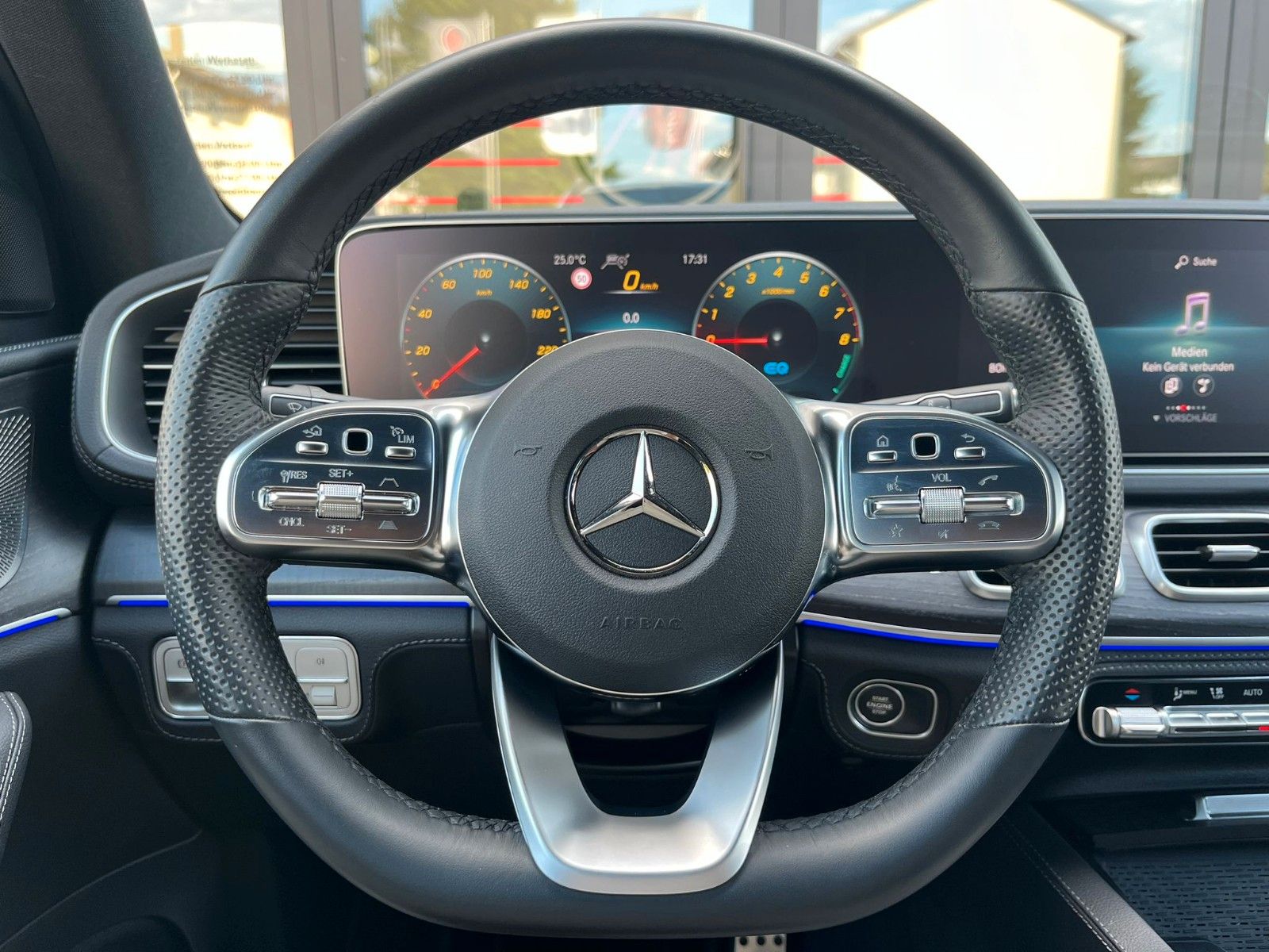 Fahrzeugabbildung Mercedes-Benz GLE 350e 4Matic AMG-Line*Air*Pano*360°*Keyless*