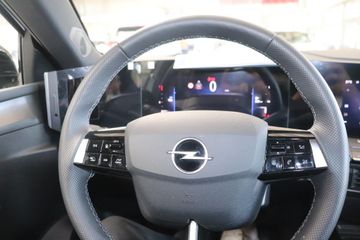 Fotografie des Opel Astra 1.2 Turbo GS Navi Tech-Paket