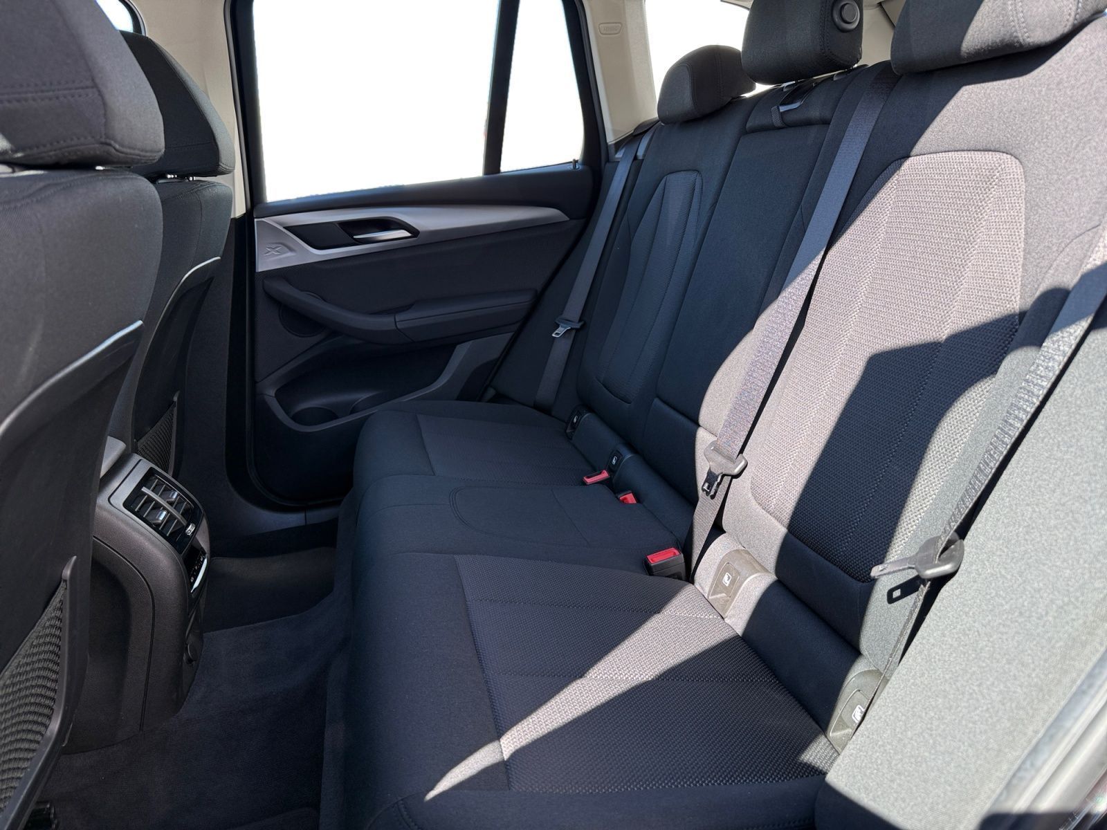 Fahrzeugabbildung BMW X3 xDrive20i Aut. 1.HAND PANO