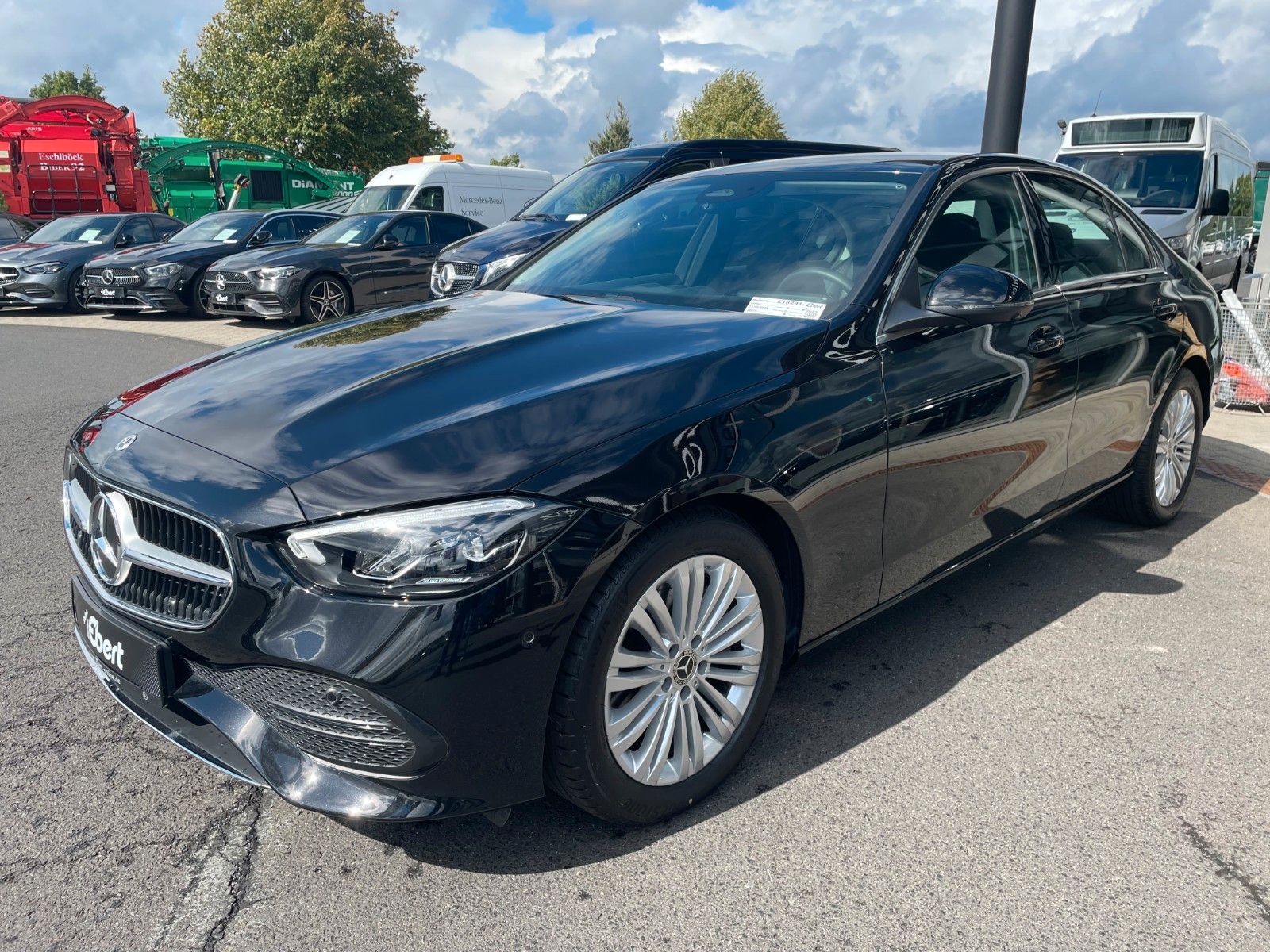 Fahrzeugabbildung Mercedes-Benz C 200 d AVANTGARDE 360°+TOTW+Carplay+Ambiente