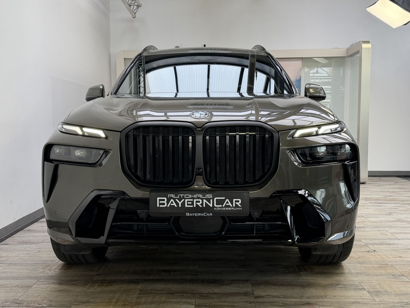 BMW X7 xDr40d M Sport Pro AHK Sitzlüftung ACC Integr imagem 2