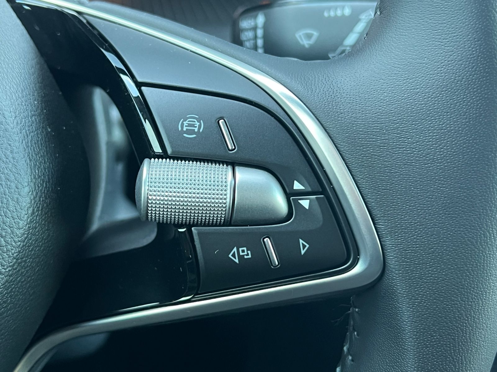 Fahrzeugabbildung SKODA Octavia Combi Essence 2.0 TDI *AHK, LED, SmartLi