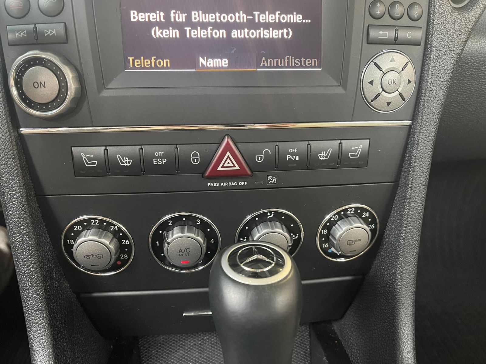 Fahrzeugabbildung Mercedes-Benz SLK Roadster 200 Kompressor AIRSCARF PDC SHZ