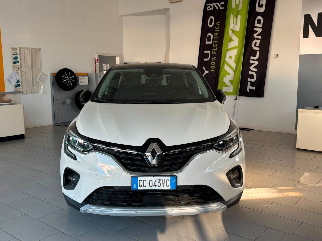 Renault Captur Plug-in Hybrid E-Tech 160 CV Inte imagem 2