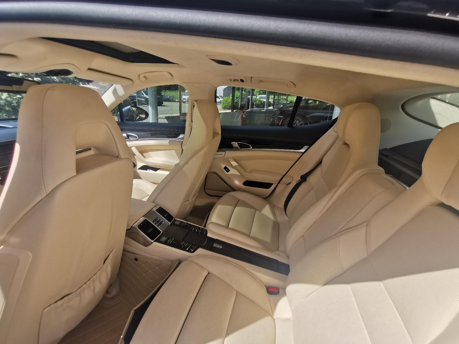 Porsche Panamera Turbo AHK Chauffeur MwSt.