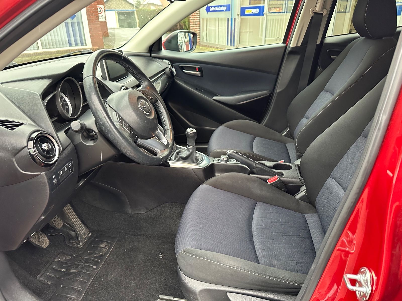 Fahrzeugabbildung Mazda 2 1.5 SKYACTIV-G 90 Nakama GRA/Sitzhzg/Einparkh
