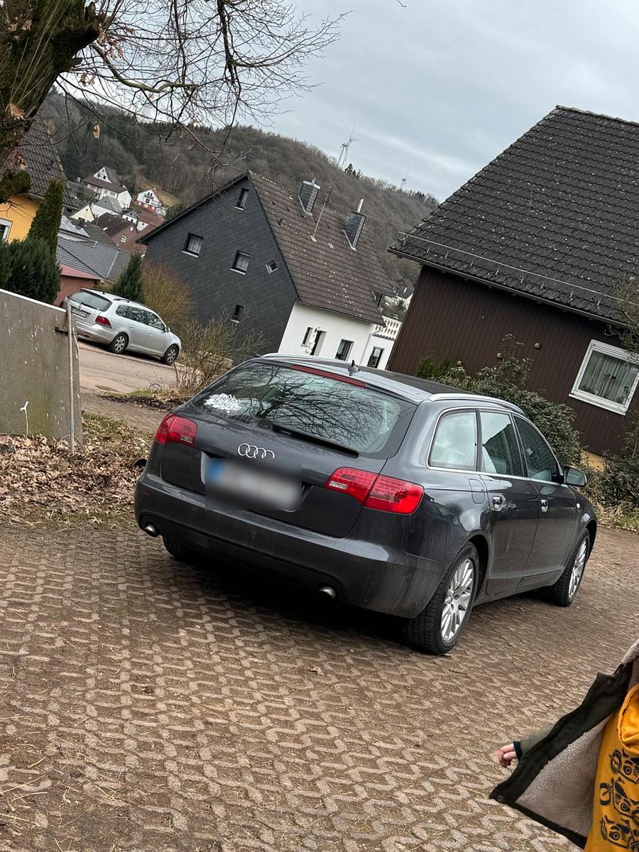 Audi Quattro 2005 — rear view