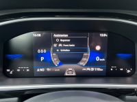 VW T-Roc 1.5 TSI DSG R-Line SHZ NAV AHK KAM 5JGAR bei Autohaus Landmann & Maier OHG