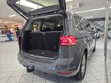 Volkswagen Touran AHK,Navi,elt.Heckklappe,Kamera,7 Sitze - Volkswagen Touran Neuwagen mit Benzin-Antrieb