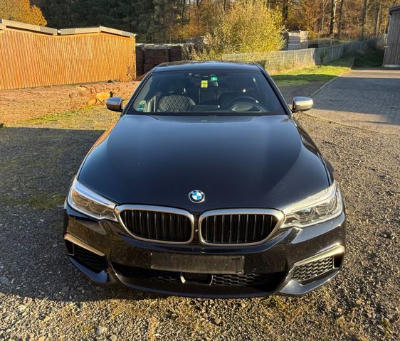 BMW M550d xDrive Limousine*Head-UP*Exklusivleder