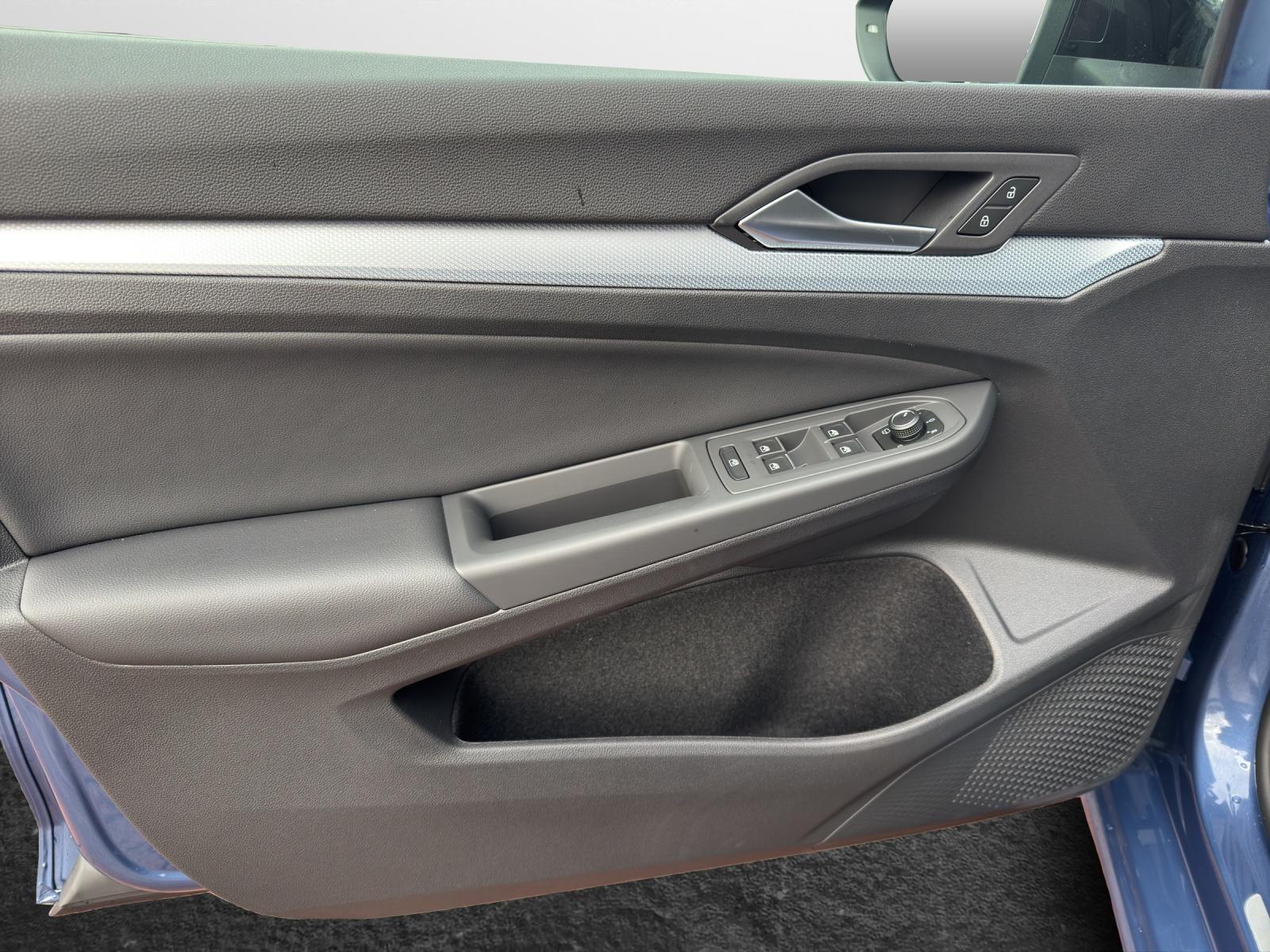 Volkswagen Golf 1.5 eTSI DSG Energy AHK LED Kamera PDC LM, миниатюра 7