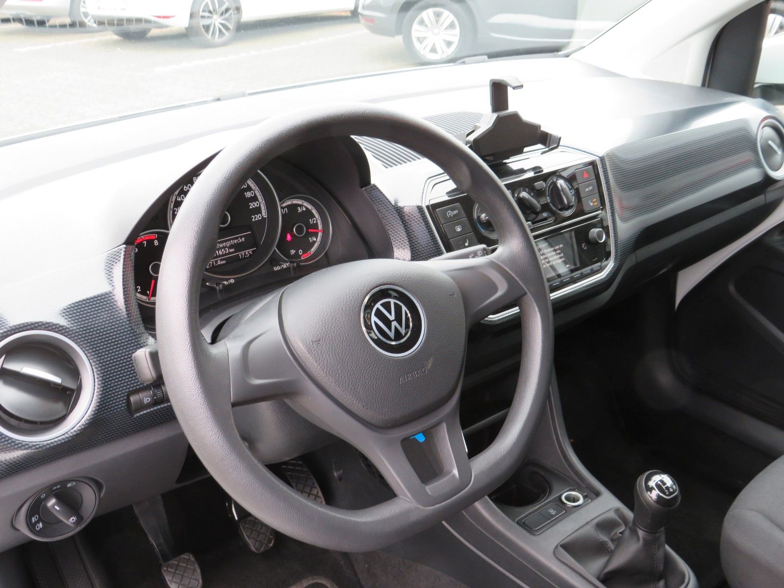 Fahrzeugabbildung Volkswagen up! 4-T, SITZH. NEBEL MAPS&MORE DAB 1.H