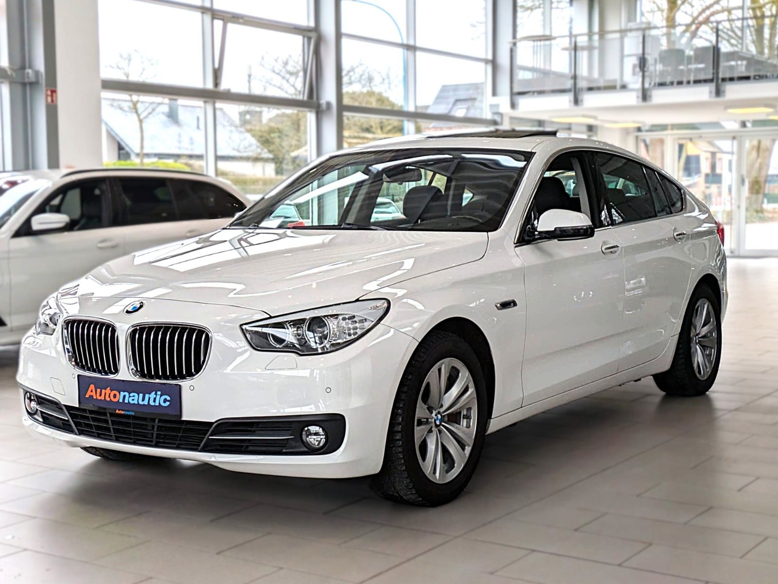 Fahrzeugabbildung BMW 530d GT xDRIVE LEDER PANO NAVI HiFi HUD STANDH.