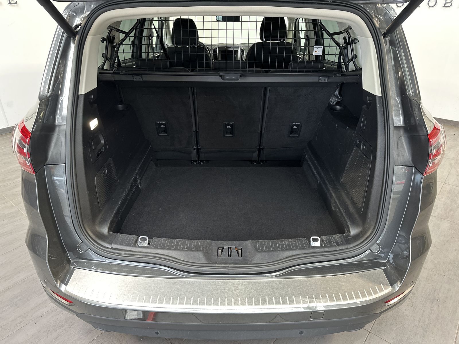 Fahrzeugabbildung Ford S-MAX 2.0 EB Aut. Titanium NAV+LED+AHK+ACC+VCOCK