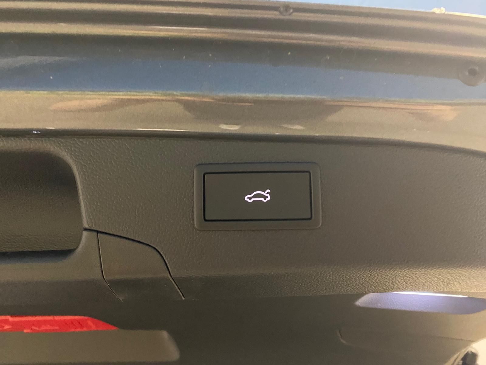 Fahrzeugabbildung Volkswagen Passat Variant 1.5 TSI eHybrid DCC R-Line