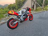 Yamaha XSR 900 GP Akra Einzelstück 1. Hand - YAMAHA XSR900 GP