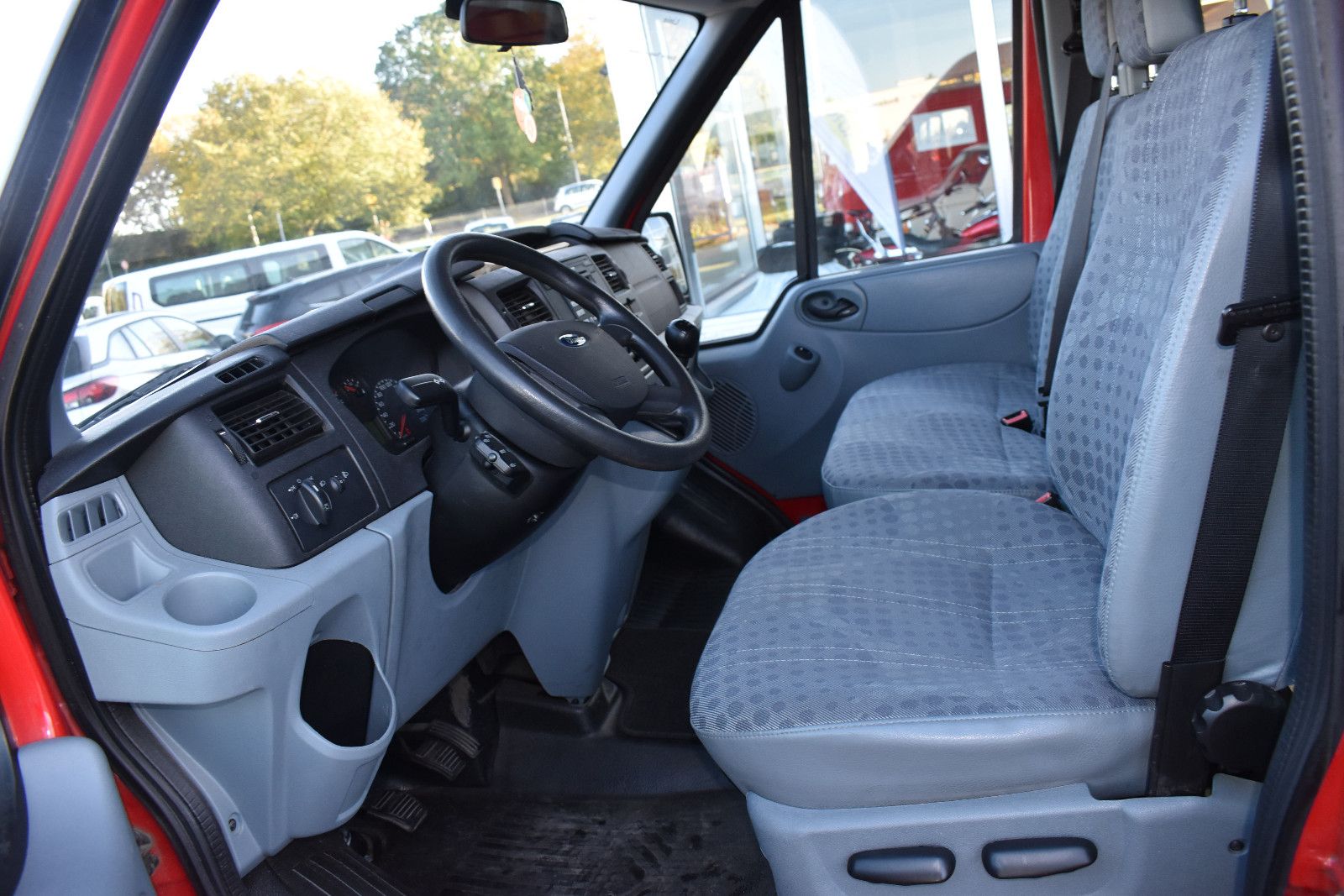 Fahrzeugabbildung Ford Transit Kombi FT 300 L Behindertengerecht 1721