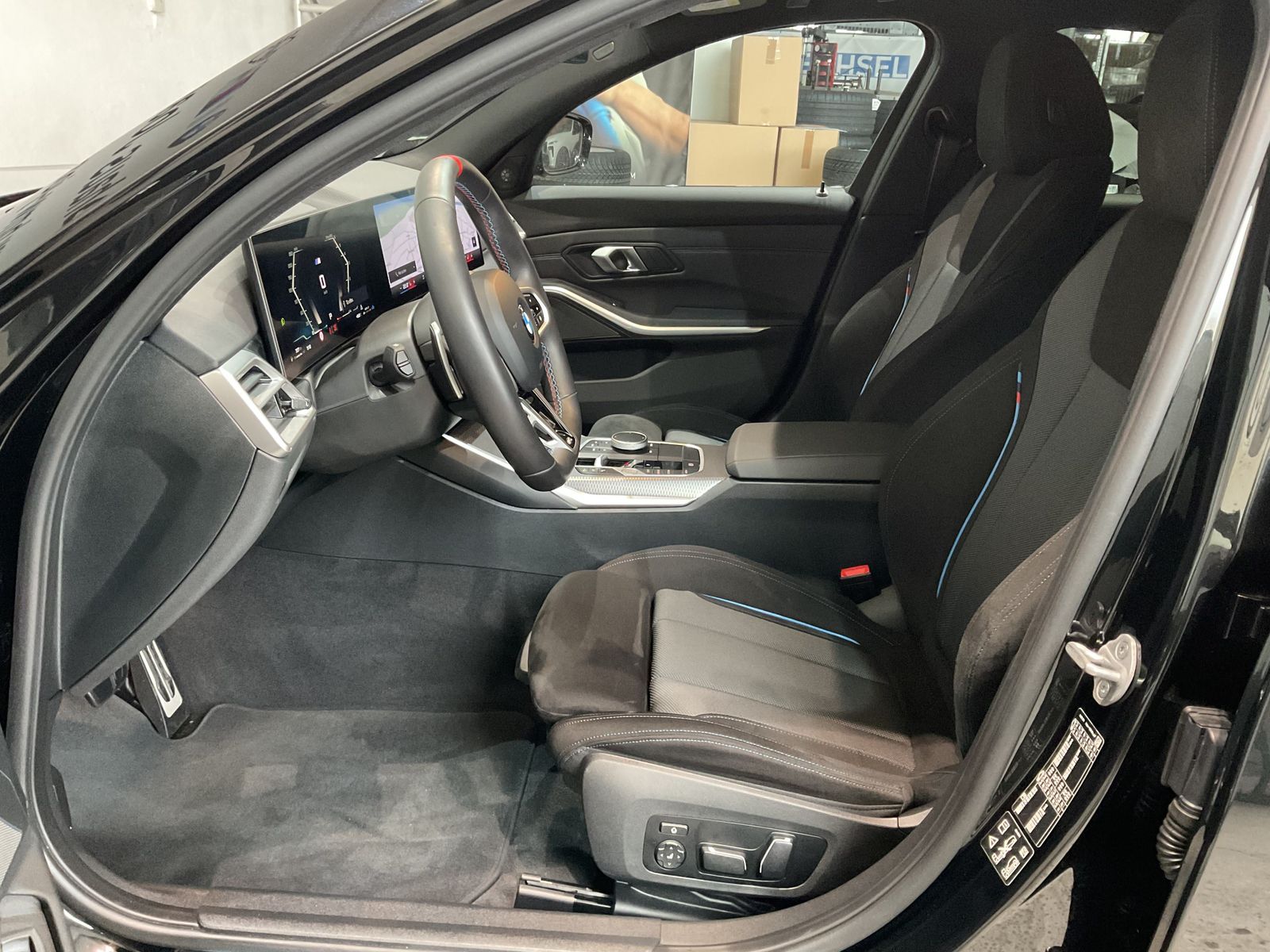 Fahrzeugeinzelansicht 11 Fahrzeugabbildung BMW M340d xDrive Touring HK HiFi DAB LED Pano.Dach