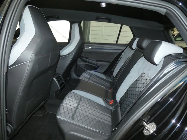 Golf 2.0 TSI R-Line DSG AHK KAMERA LED PLUS
