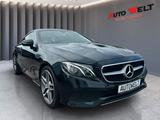 Mercedes-Benz E 200 Coupe LED/Ambiente/Kamera/AHK - Mercedes-Benz E 200: Grün