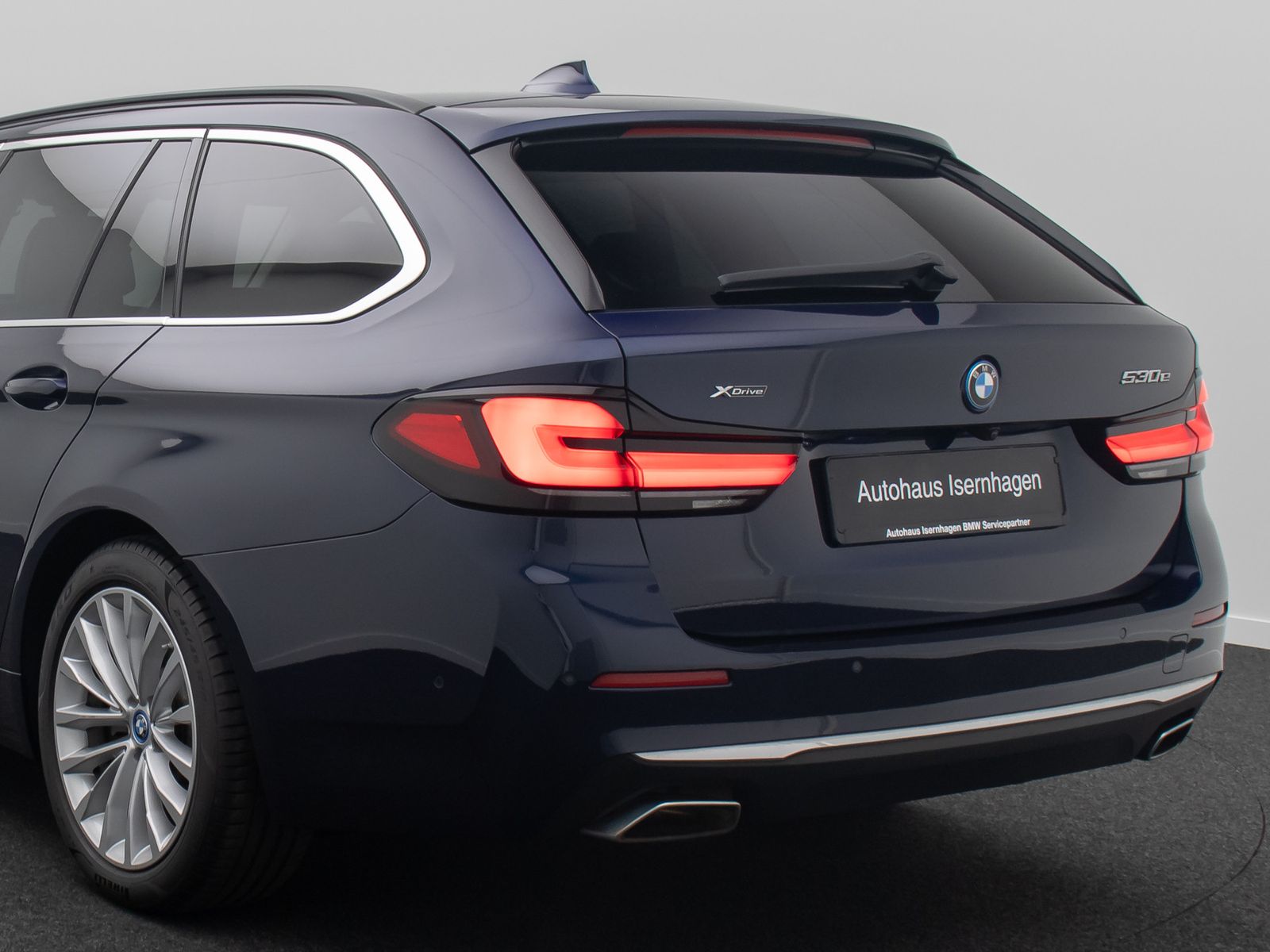 Fahrzeugabbildung BMW 530e xD  Luxury Line ACC Laser DAB Kamera Memory