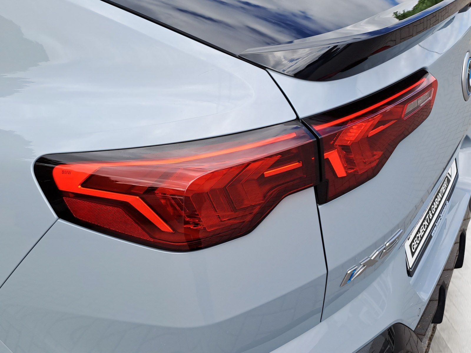 BMW iX2 - Bild 14