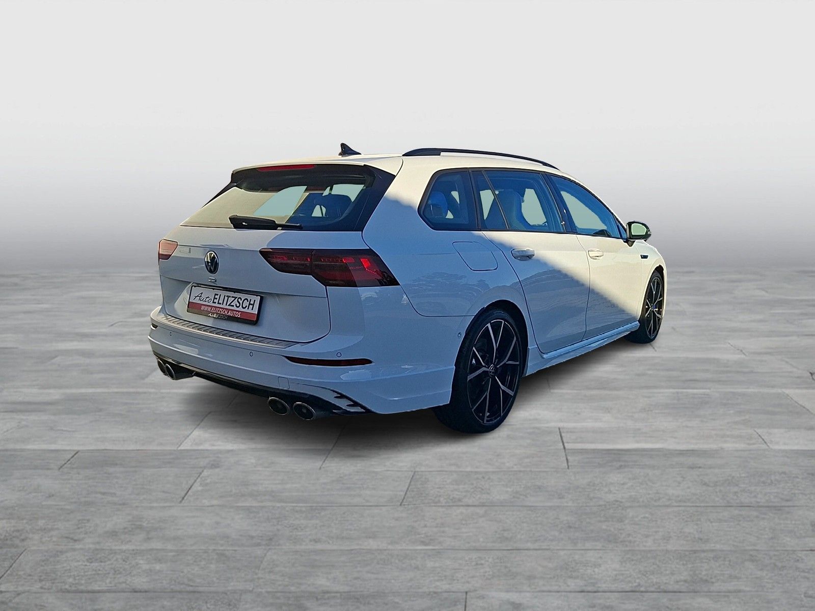 Fahrzeugabbildung Volkswagen Golf VIII Variant R DSG 4M Matrix Navi AID ACC R