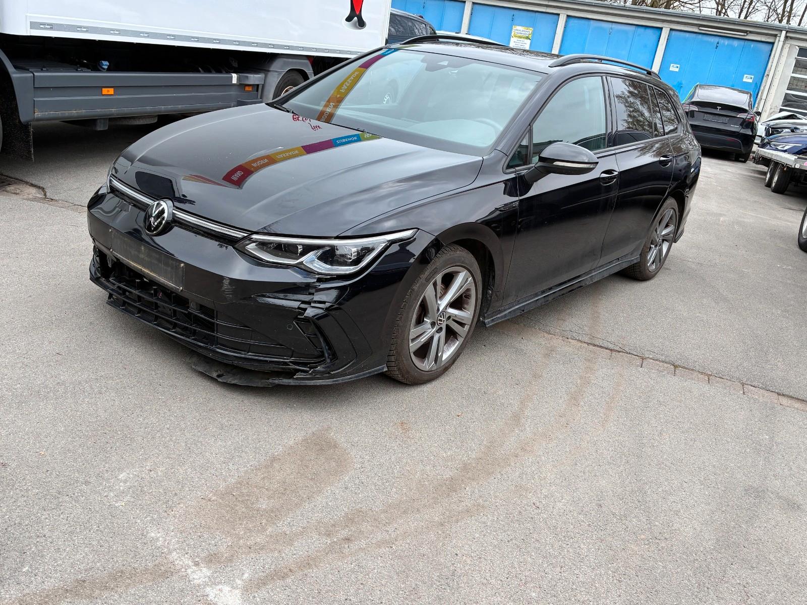 Volkswagen Golf 8/VIII Variant 1.0 eTSI DSG R-Line*Panorama