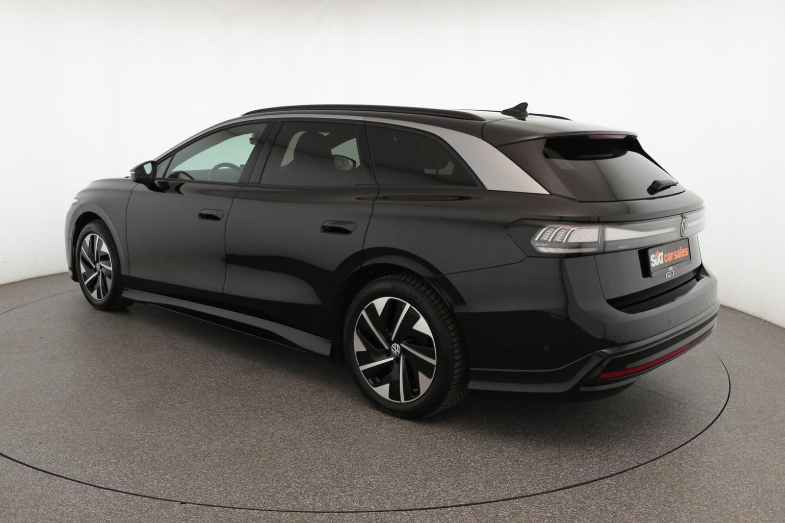 Volkswagen ID.7 Tourer Pro 77kW|Matrix|Wärmepumpe|360°|AHK