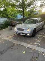 Mercedes-Benz Mercedes E-Klasse 270CDI Mit neuem TÜV und... - Mercedes-Benz E 270: T Cdi