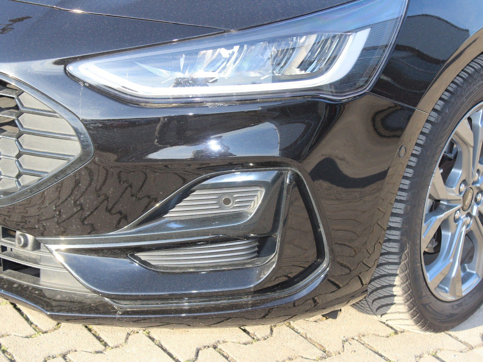 Fahrzeugabbildung Ford Focus ST-Line X 1,0 EcoBoost Start/Stopp