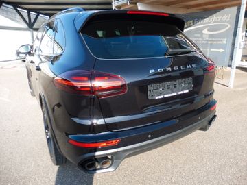 Porsche Cayenne - 2
