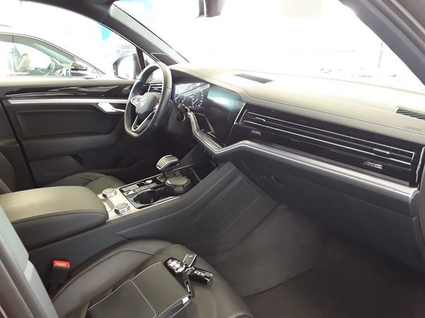 Touareg 3.0 TDI 4M R-LINE BLACK IQ.LIGHT+AHK+HUD