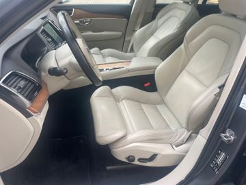 Volvo XC90 - 11