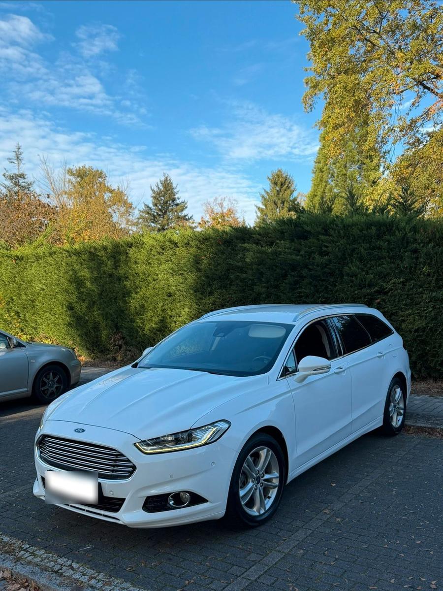 Ford Mondeo 2015 — interior