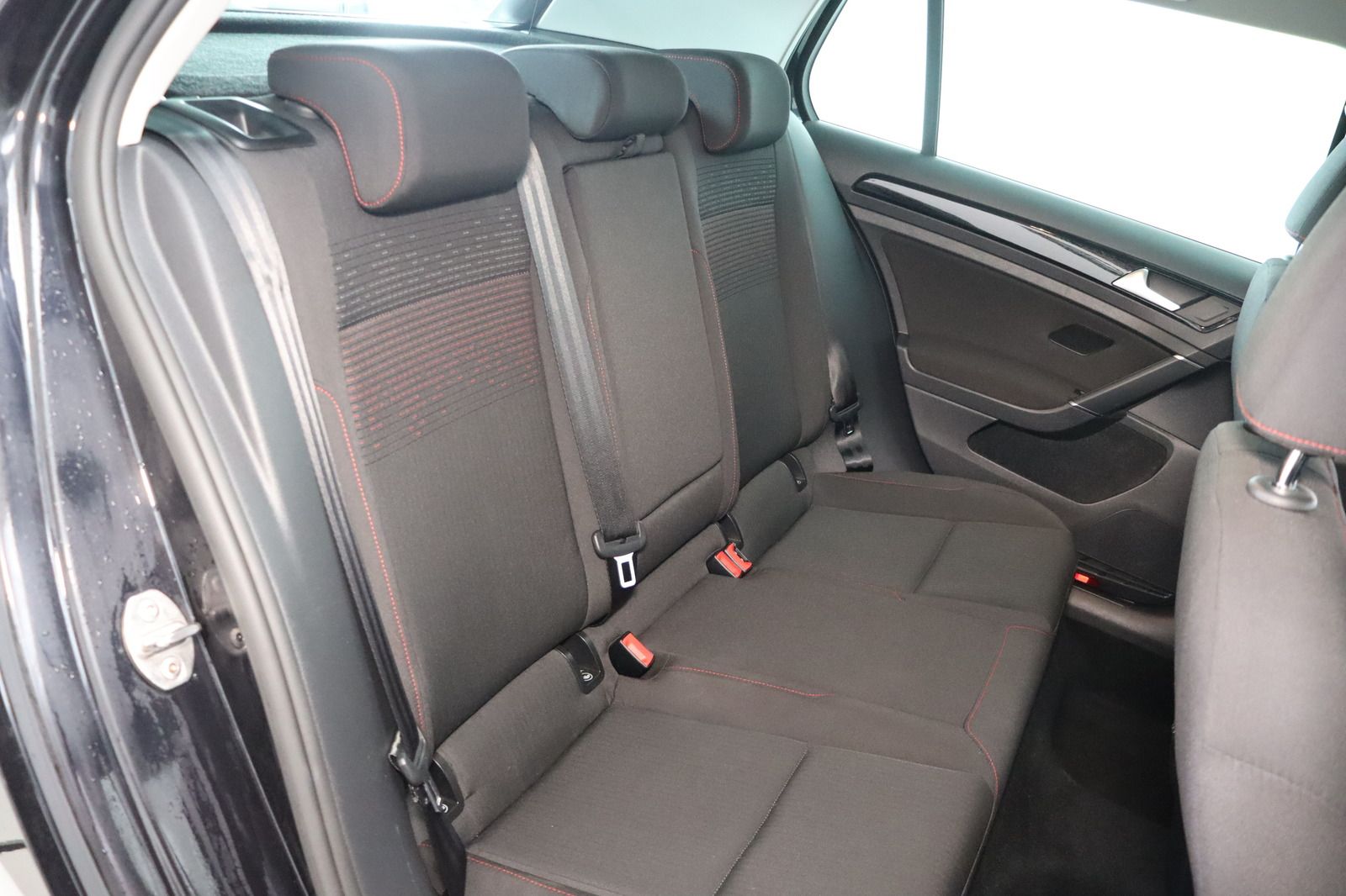 Fahrzeugabbildung Volkswagen Golf VII Sound * Standheizung * LED *