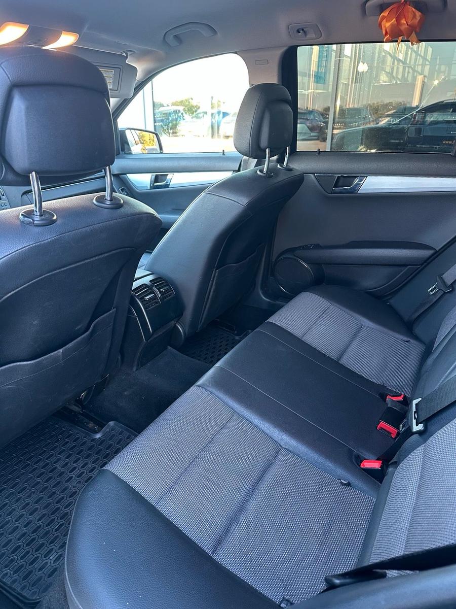 Mercedes-Benz C200 2009 — photo 8