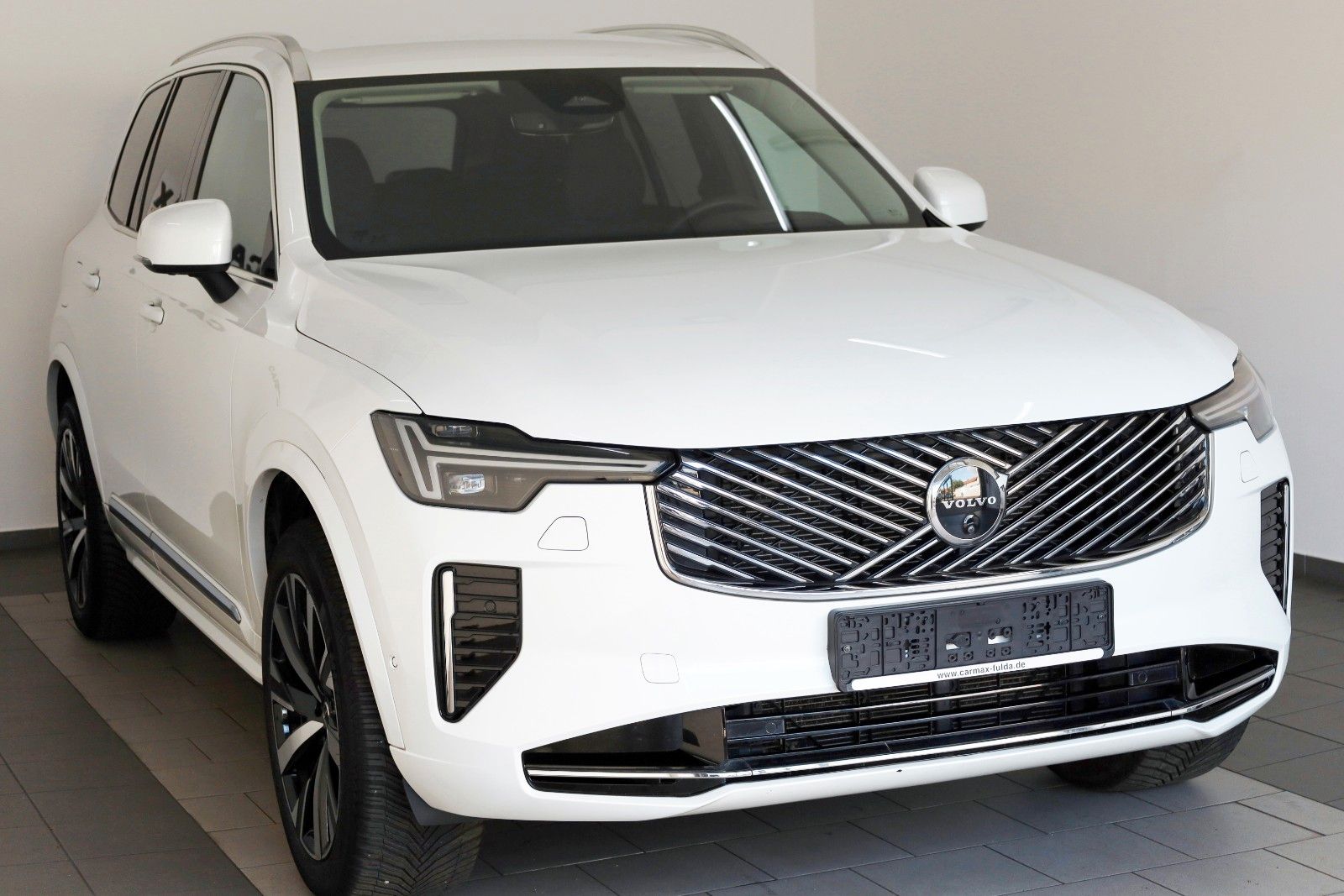 Fahrzeugabbildung Volvo XC90 Plus Bright AWD,7Sitz,4xSH,360°,HUD,ACC,AHK