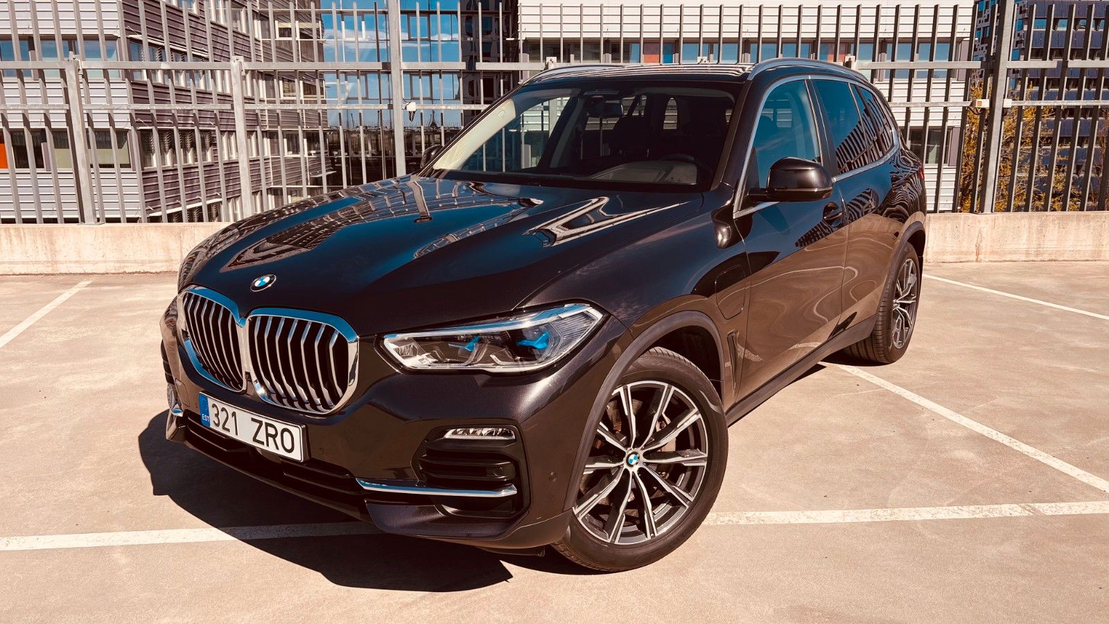 BMW X5 xDrive45e 360*Vent*Mass*NightVision*AHK*HAL