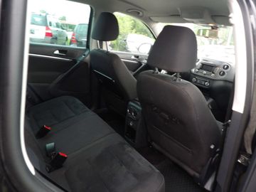 Volkswagen Tiguan - 12