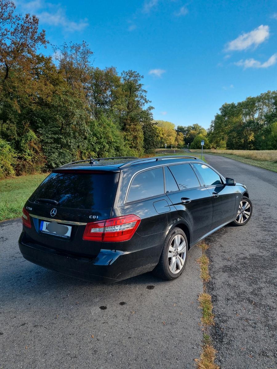 Mercedes-Benz E250 2011 — engine 2.143 cm³, 204 HP (150kW)