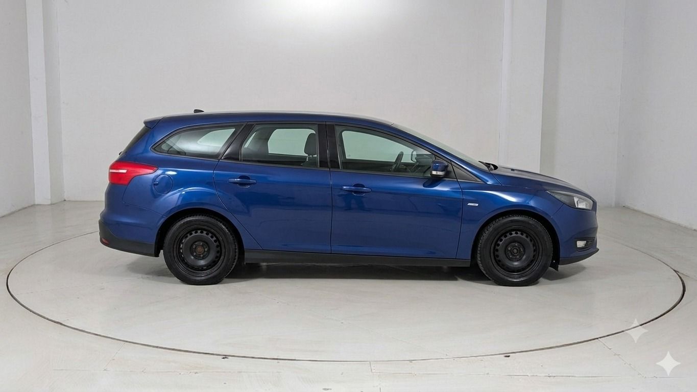 Fahrzeugabbildung Ford Focus Turnier 1.0 eco Boost * beh. FS * SHZ * PD
