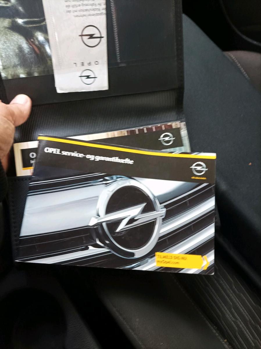 Opel Astra 2015 — photo 9