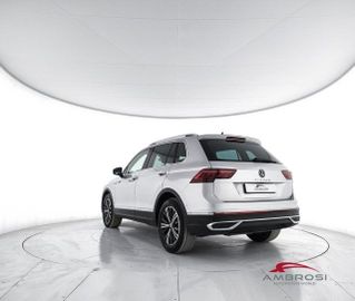 Volkswagen Tiguan - 4