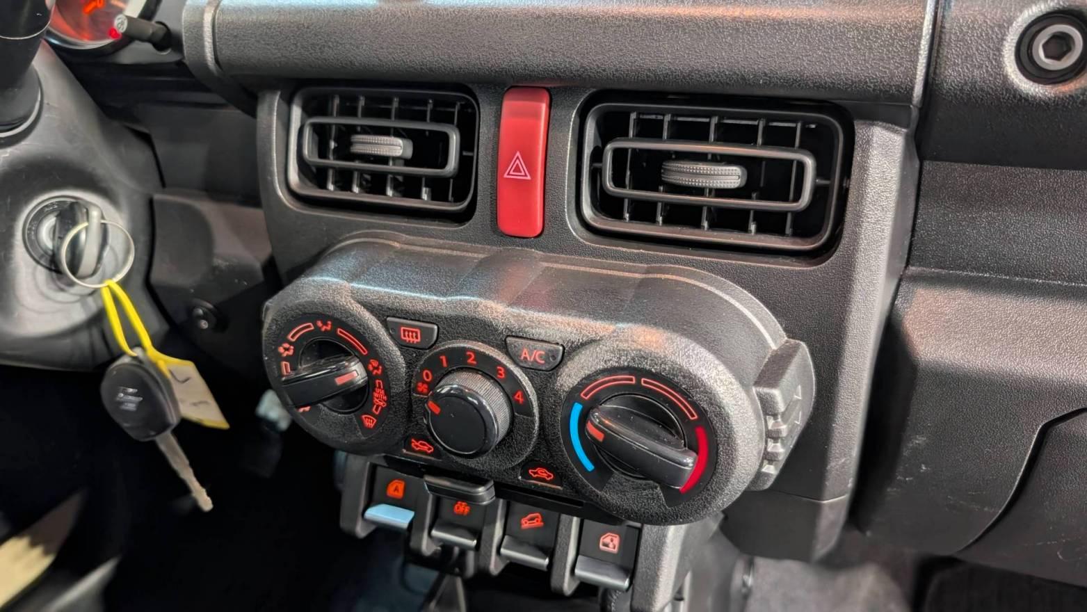 Suzuki Jimny 1,5 NFZ Comfort/WKR/SHZ/KLIMA/AHK/, миниатюра 12