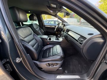 Volkswagen Touareg - 11