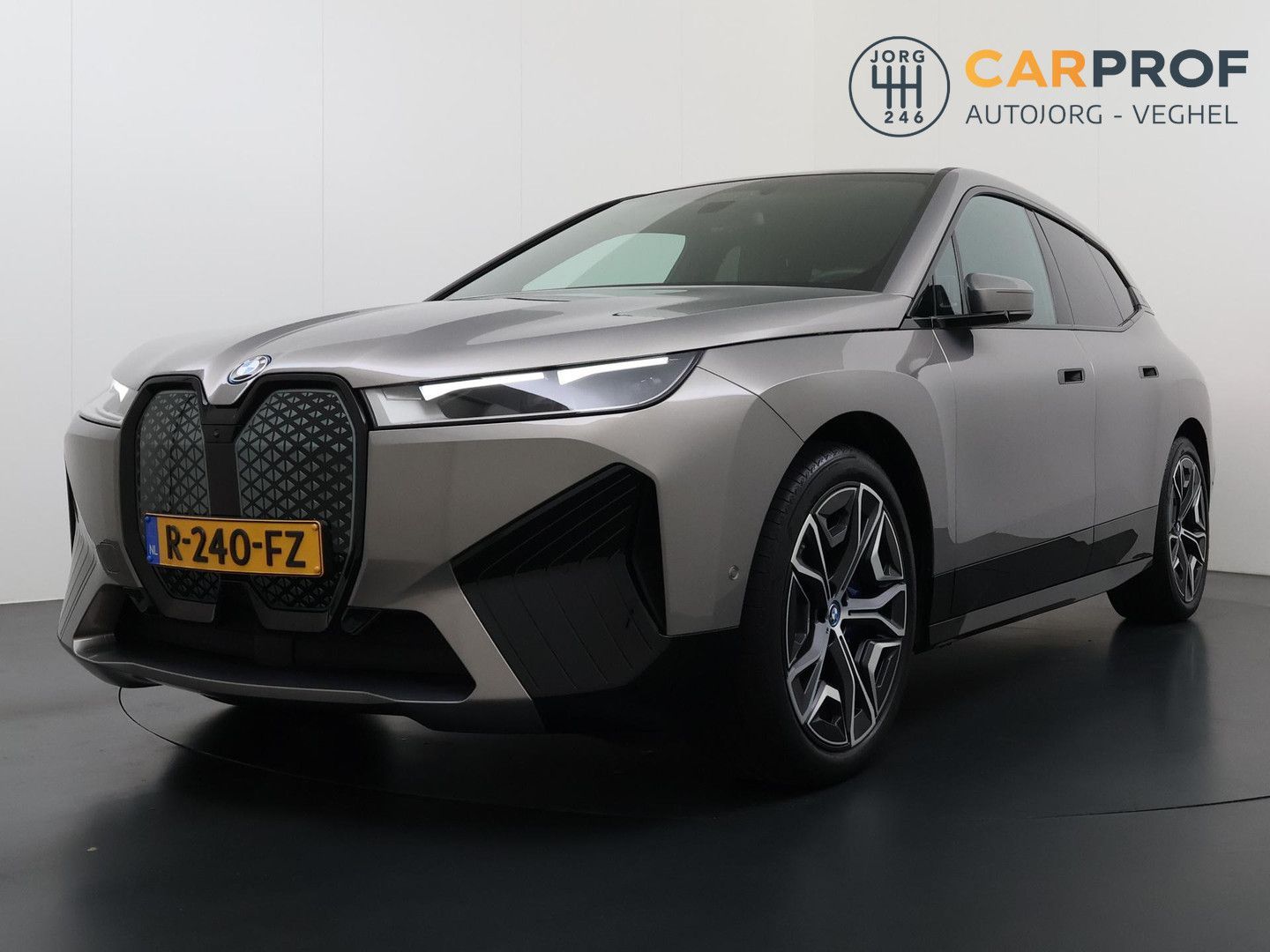 BMW iX xDrive40 High Executive 77 kWh AHK | SOH 97%